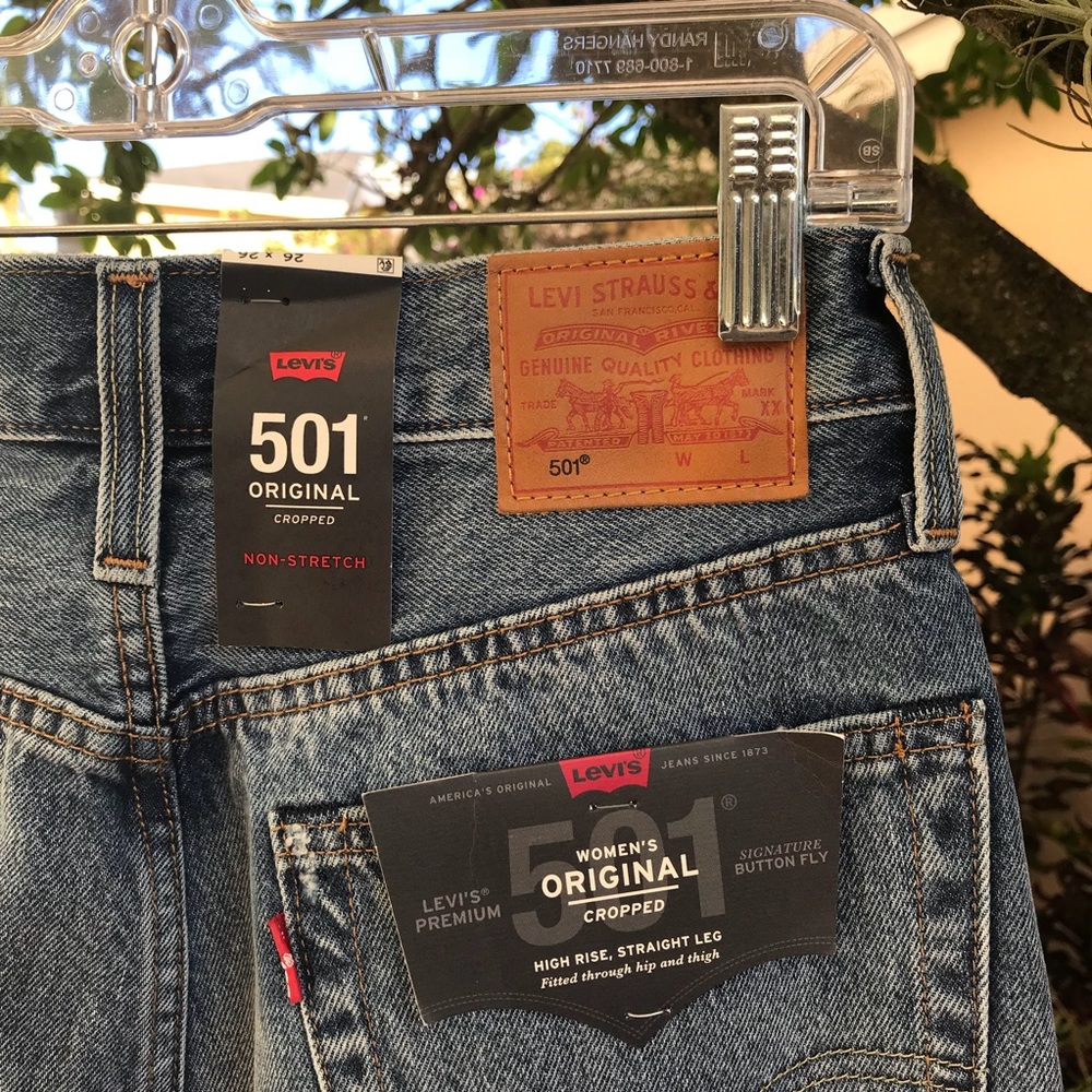 NWT Levi’s 501 Original Cropped and Distressed - Picture 7 of 8